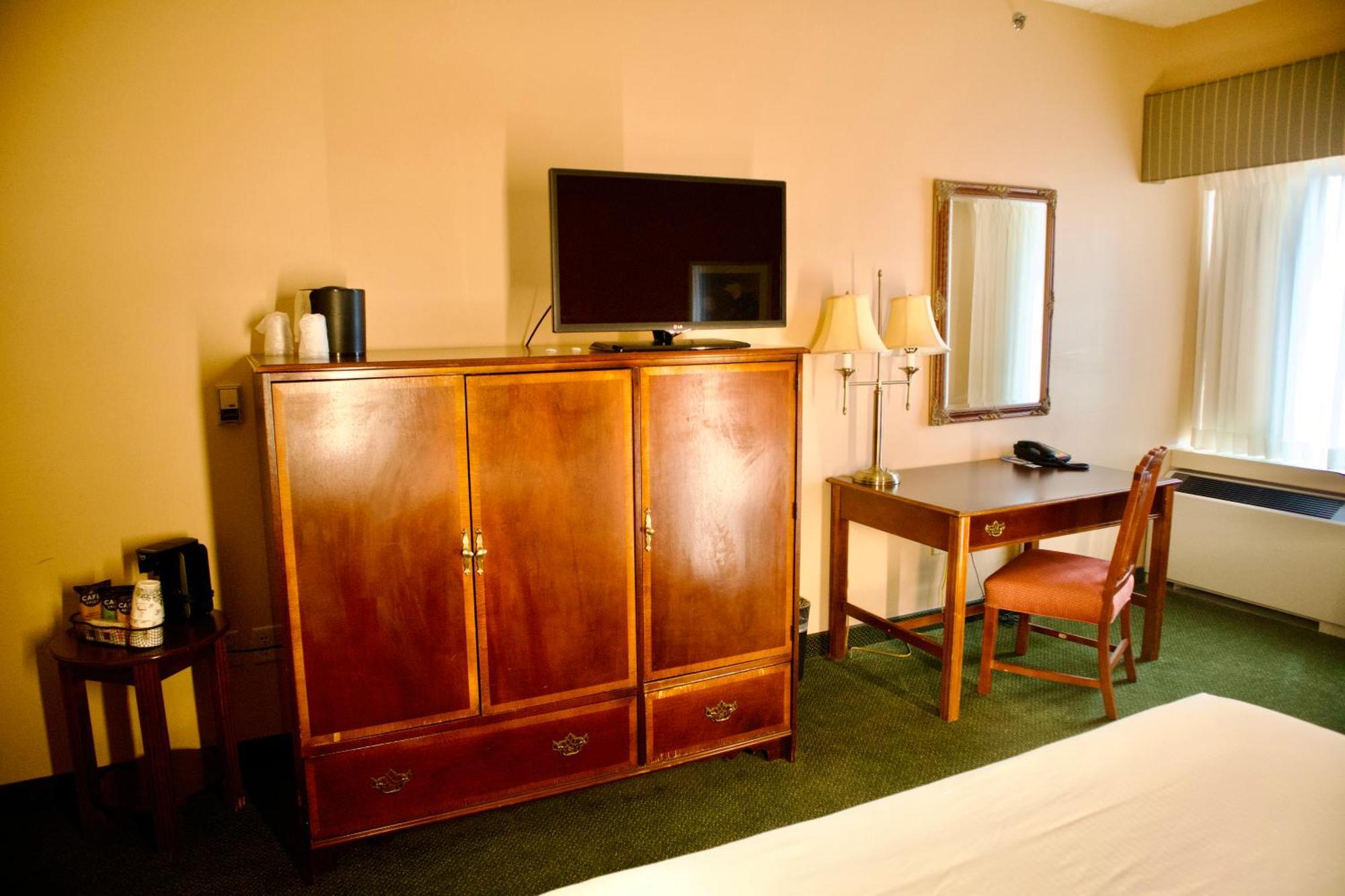 Hotel Mead Resorts & Conventions Center Wisconsin Rapids Exterior photo