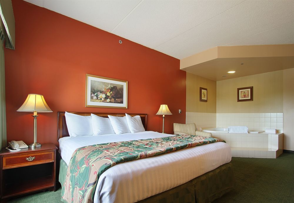 Hotel Mead Resorts & Conventions Center Wisconsin Rapids Exterior photo