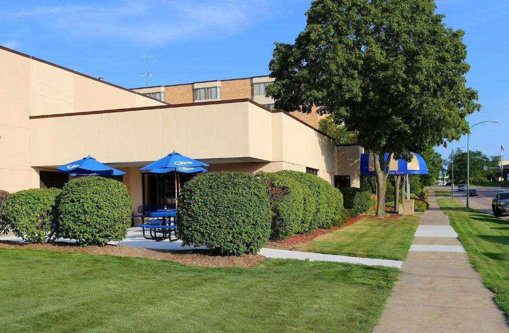 Hotel Mead Resorts & Conventions Center Wisconsin Rapids Exterior photo