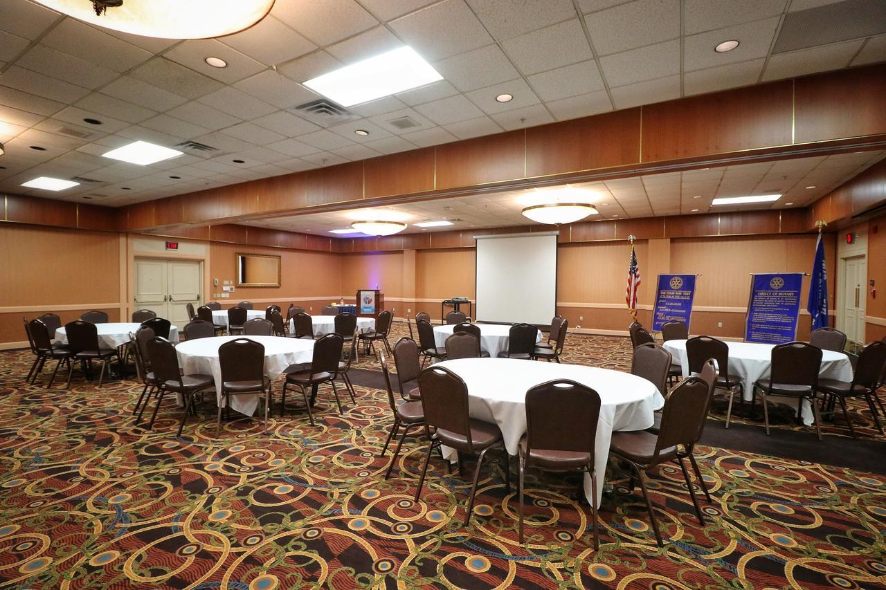 Hotel Mead Resorts & Conventions Center Wisconsin Rapids Exterior photo